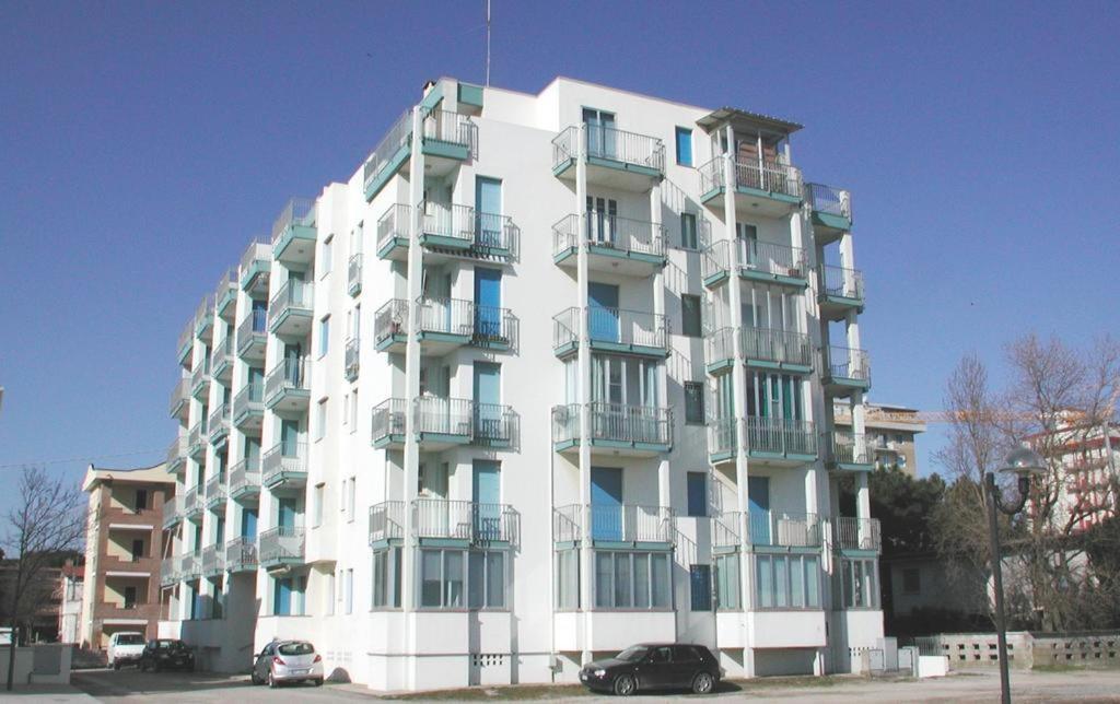Appartamento NUOVO RISTRUTTURATO SULLA SPIAGGIA/ ON THE BEACH Llido Degli Estensi Exterior foto